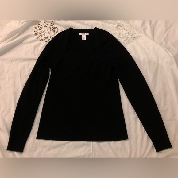 White House Black Market sweater by White House Black market EUC size large - Picture 6 of 15